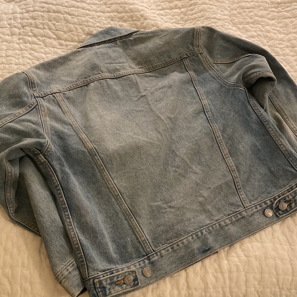 Levi’s Ex-Boyfriend Trucker Jacket Size Medium - Picture 8 of 8